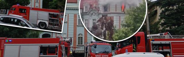 DRAMA NA DEDINJU! Prve slike i snimci požara u ambasadi Pakistana: Vatra guta krov i kulja kroz prozore!