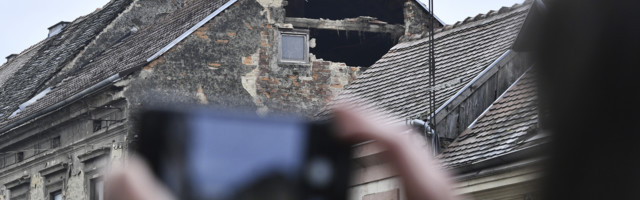 Najmanje 20 osoba povređeno u Petrinji