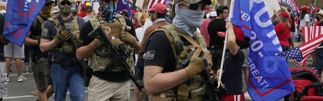 FBI: Ako Tramp bude opozvan izbiće oružani protesti u svih 50 država SAD