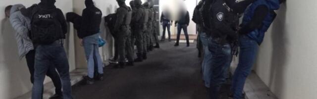 NI MAKAC, OSTAJU IZA REŠETAKA! Produžen pritvor saradnicima Veljka Belivuka