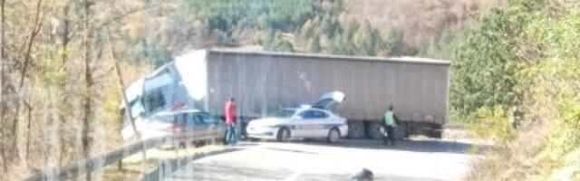 Incident na Čolovića krivini! Kolaps na mestu gde sleteo šleper kod Nove Varoši!