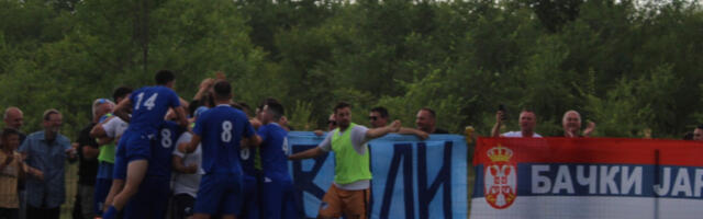 SLIKA MALIŠANA KOJA VRAĆA VERU U SPORT: Fudbal zna da bude i najlepša igra, ali i najsurovija!