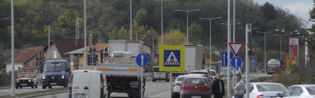 POLEDICA STVARA VELIKE PROBLEME: AMSS upozorava na oprez, vozači - širom otvorite oči!