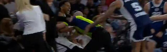 Haos na meču srpskih trenera u Evropi: Izbila tuča, sudija s igračem gurnut na stolice, uleteli svi na parket