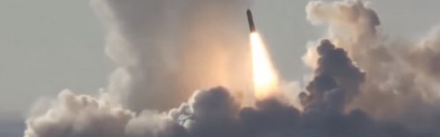 NAJSMRTNONOSNIJA RUSKA PODMORNICA DEMONSTRIRALA MOĆ! Nuklearni "Kazanj" raketama "Oniks" demolirao mete u Belom moru! /VIDEO/