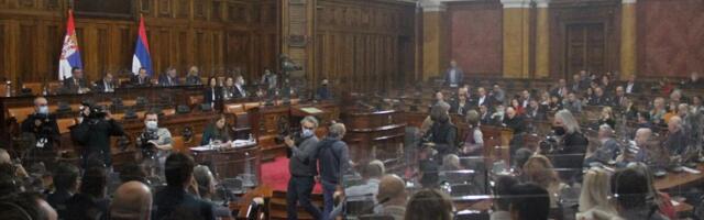 Pre 15 dana dva glasa protiv, a onda na remont – poslanici hitno popravili zakon