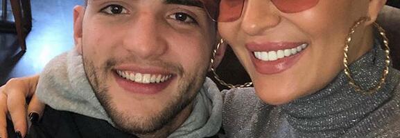 OGLASILA SE CECA POVODOM SLAVLJA U TITELU: Pevačica podelila sliku unuka, svi čestitaju (FOTO)