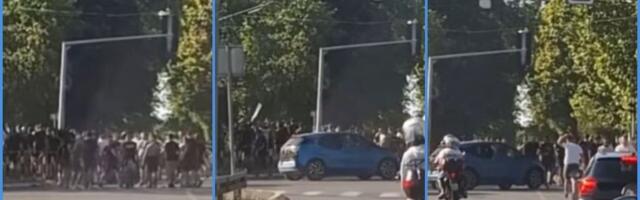 Opšta tuča Grobara i Delija (VIDEO)