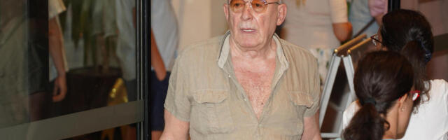 MIMU KARADŽIĆA ZAUSTAVILA POLICIJA, A ONO ŠTO SU ZATEKLI U KOLIMA IH OSTAVILO U ŠOKU! Na zadnjem sedištu 2 ŽENE...