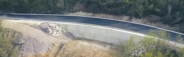 Клизиште однело део новоотвореног пута  Ђурђевића Тара-Мојковац