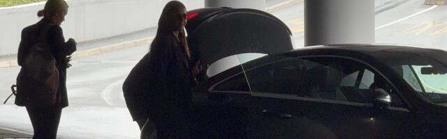 Voditeljka kamuflirana stigla sa Karipskih ostrva: Na glavi marama i naočare, po nju došla besna mašina