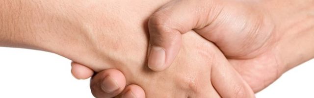 Naučnici dokazali da je slab stisak ruke simptom bolesti od koje pati 25 posto populacije