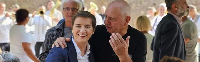 Kablarci - narode ne verujte lažima, mi ovo svi odreda podržavamo. Put do vrha zvaće se po patrijarhu Irineju