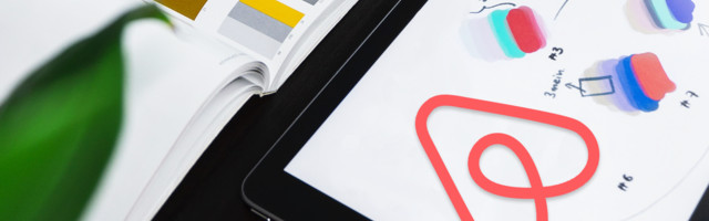 Legendarni Apple dizajner Džoni Ajv će nadalje pomagati Airbnb-u