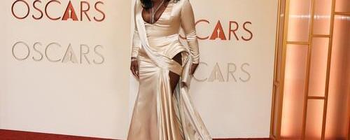 Crveni tepih 98. Oskara: Demi Mur kao veliki paun, Daniel ne može da obuzda grudi, a glavna favoritkinja za Oskar prekršila osnovno modno pravilo