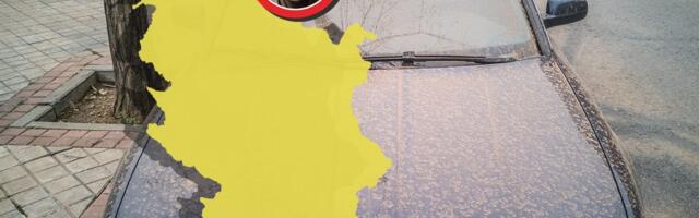 Neverovatne slike 'krvave'' kiše u Beogradu: Pogledajte kako je ostavila trag, puno posla za perionice vozila