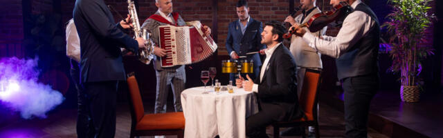 Muzika iz čuvene serije dobila novi život u izvođenju orkestra Ace Sofronijevića (VIDEO)