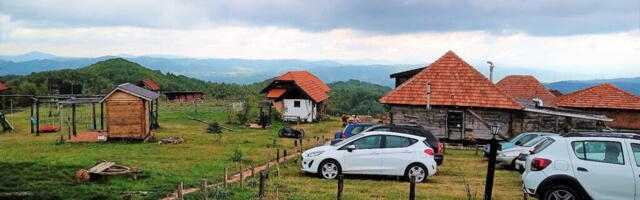ZABORAVITE ZLATIBOR I TARU, NA SAMO 15 KM OD UŽICA LEŽI RAJ NA ZEMLJI! Ovde noćenje sa doručkom košta samo 32 evra, a izvoru u šumi pripisuju čuda! (FOTO)