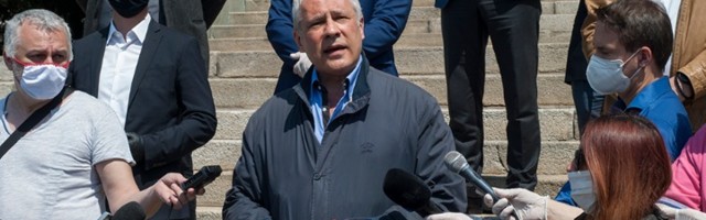 LIČNI STAV Aleksandar Dikić: Alternativna prošlost