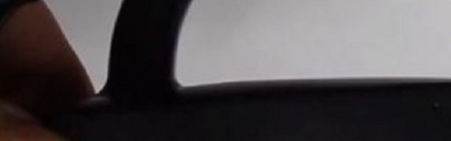 Deluje kao obična kuka, a zapravo je omiljena sprava seksualnih manijaka, perverznjaka i voajera (VIDEO)