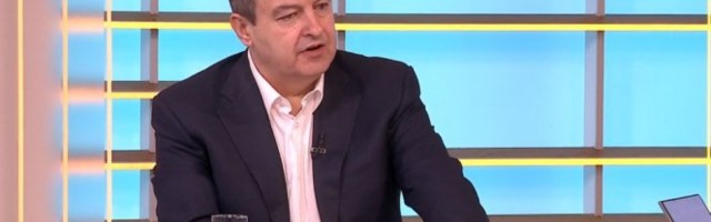 DOBRO JE ŠTO JE CRNA GORA OTVORILA GRANICE, ALI NIKOME NE SAVETUJEM DA IZLAZI IZ SRBIJE Dačić: Najsigurnije je kod kuće