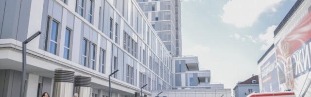 VOZAČU (21) IZ PADINSKE SKELE SE BORE ZA ŽIVOT! Milutinu vozio sa probnom dozvolom, pa se zakucao u auto!