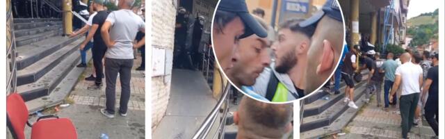 (VIDEO) Krvavi obračun u Pazaru! Sevnuo nož: Blokader izbo blokadera