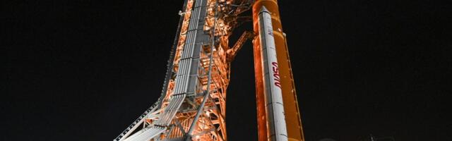 Mesec čeka: Raketa Artemis II sa astronautima poletela ka Mesecu