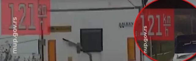 Kamiiondžija nadrogiran divljao kod Smederevske Palanke: Presretači ga zaustavili, pa otkrili još "zanimljivosti" (VIDEO)