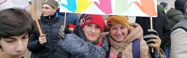 Majka čija su deca pešačila do Vršca: Omladina nam je vratila našu himnu, zastavu i domovinu