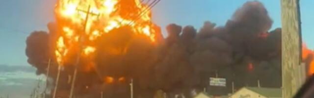 Hiljade litara goriva u plamenu, dim obavio Kentaki: Američki avion se srušio nakon poletanja (FOTO/ VIDEO)