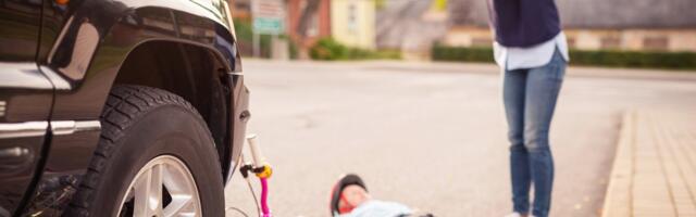 „Zamaglilo mi se pred očima“: Vozač (23) iz Zaječara pred sudom negira sećanje na udes, poginula devojčica (3)