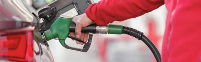 Дизел и бензин јефтинији за по два динара