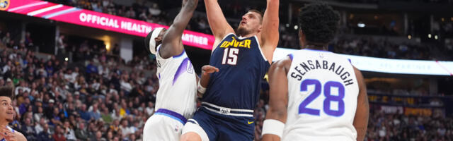 Jokić razneo Nurkića i Jutu, pa otišao da odmara: Neverovatan tripl-dabl Srbina za 29 minuta (VIDEO)