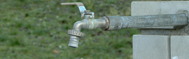 Meštani sela Prnjavor kod Batočine, zbog rastura, godinama plaćaju i po deset puta uvećane račune za vodu