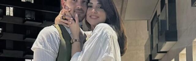 Pevač se RAZVEO U TAJNOSTI , pa pronašao SREĆU sa BIVŠOM DEVOJKOM KOLEGE: Ona javno pokazala kakav odnos imaju (FOTO)