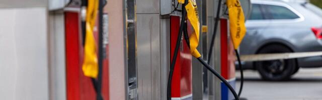 Panika u Hrvatskoj - nema goriva ni u Zagrebu! Građani sa kanisterima i burićima, redovi na pumpama (FOTO)