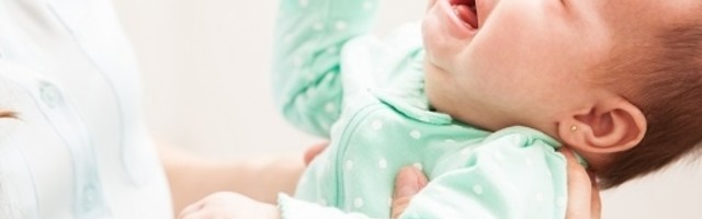 Biolog objasnio zašto bebe noću neprestano plaču