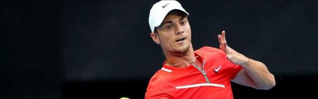 Kecmanović dobro oznojio Monfisa, ali stao u osmini finala Australijan opena