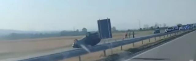 Povređeno troje u sudaru na auto-putu kod Leskovca