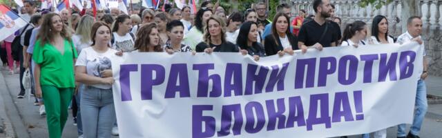 Antiblokaderi blokirali pet gradskih ulica prilikom drugog kontraprotesta u Vranju FOTO/VIDEO