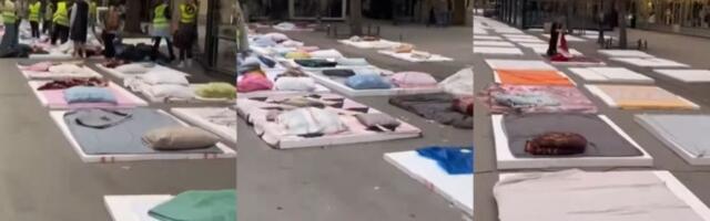 Hiljade studenata će noćiti NAPOLJU u Inđiji, građani naparavili kamp (VIDEO)