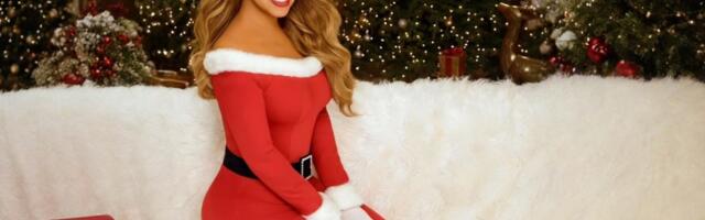 Dok slušamo pesmu „All I Want For Christmas Is You“, Maraja Keri puni jelku kešom, ne lampicama