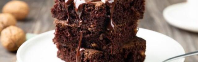 Kolač koji je zaludeo internet: Trebaju vam samo 4 sastojka, a sprema se za 10 minuta