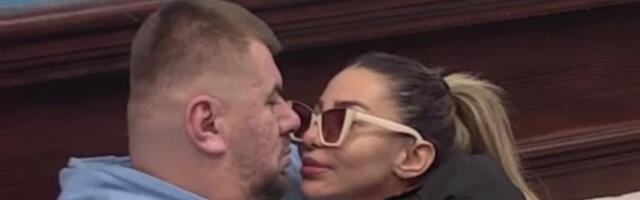 ANELI I JANJUŠ NA KORAK DO POLJUPCA! Posle raskida bili na ratnoj nozi, sad se grle i maze: Lud si za mnom