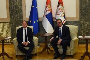 Вучић захвалан за помоћ ЕУ; питам Вархељија и све: Шта је следеће, људи неће више да трпе Куртијев терор