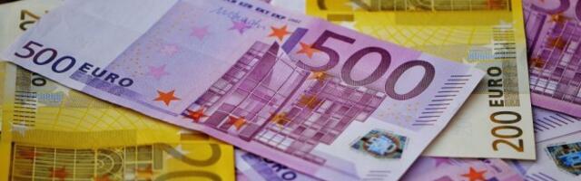 STAVIO NATPIS MENJAČNICA, PA DILOVAO DEVIZE! Policija mu oduzela sav novac i to nije sve