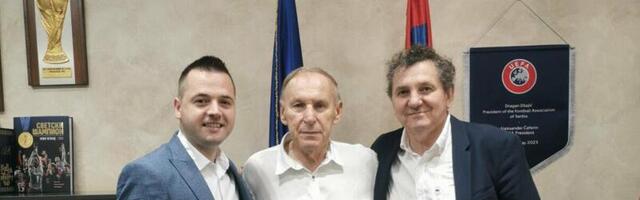 SVEČANO U KANCELARIJI PREDSEDNIKA FS SRBIJE: Dragan Džajić ugostio predstavnike „Football Friends“