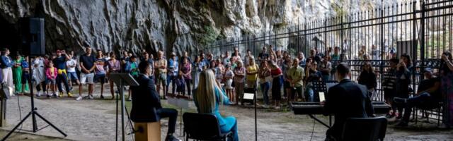 Trio – Danijela Veselinović u Stopića pećini za kraj Kultur(ne) ture