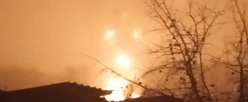 ODJEKUJU EKSPLOZIJE, GORI SKLADIŠTE NAFTE U RUSIJI! Ukrajina izvršila napad dronovima, OGROMAN POŽAR u Tambovskoj oblasti! (VIDEO)